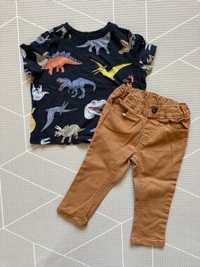 Old Navy|Baby boy/toddler set,Navy Dinosaur novelty Tee with Brown khaki Pants•